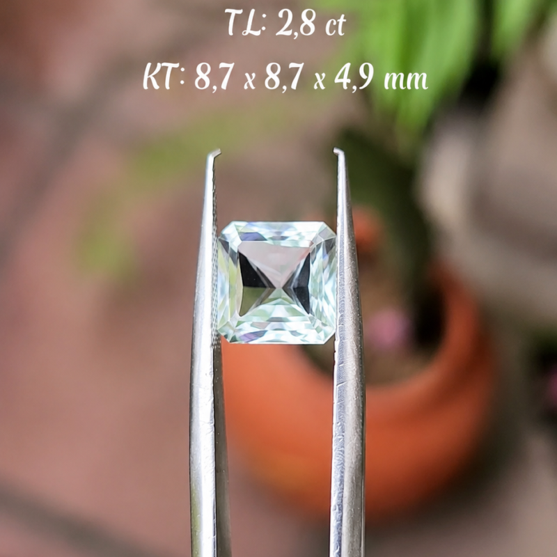Beryl Trắng Phớt Hồng Tự Nhiên L106.1.9